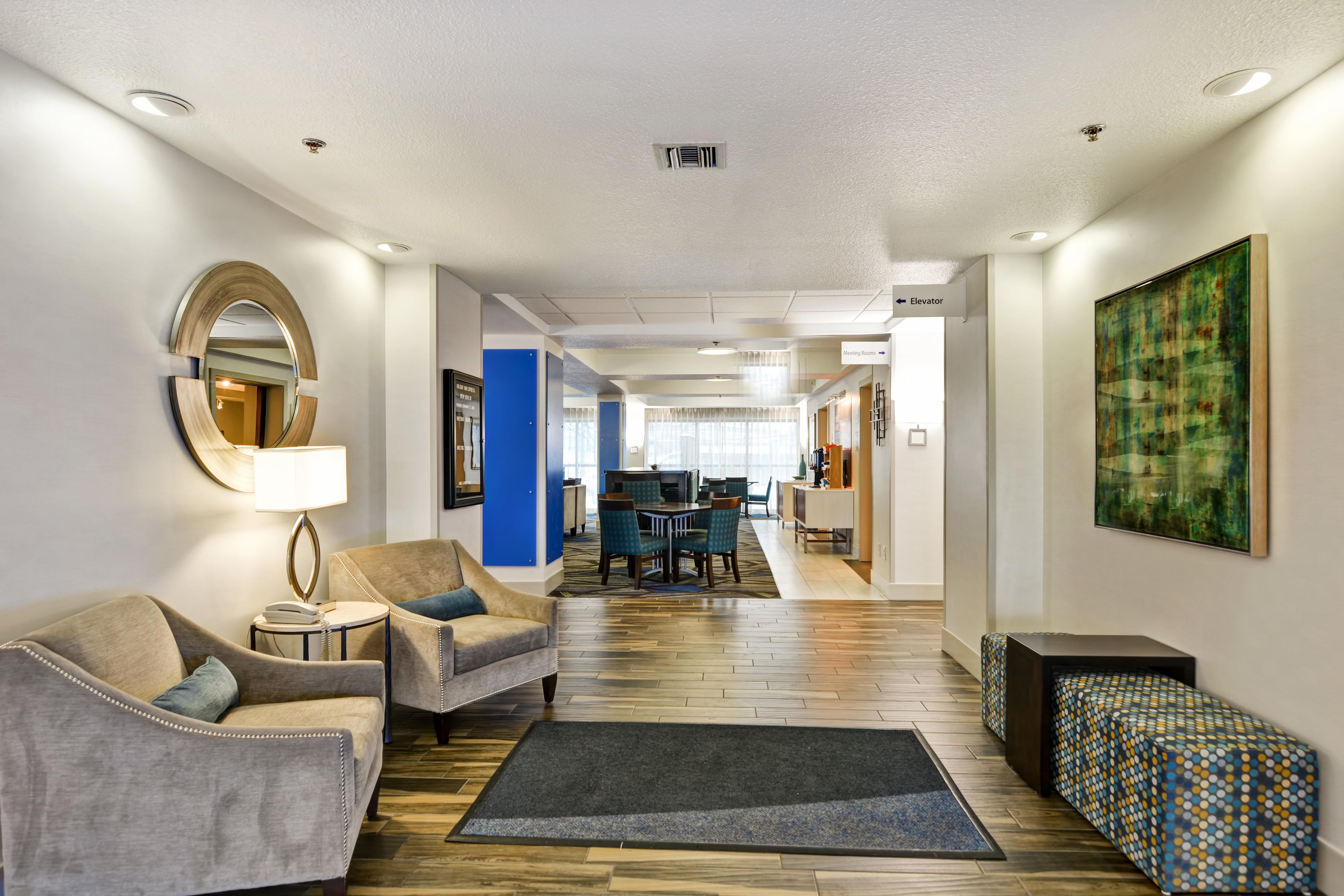 Holiday Inn Express Hotel & Suites Milwaukee-New Berlin By Ihg Zewnętrze zdjęcie
